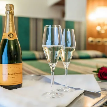 Hotel Raeli Regio 3*