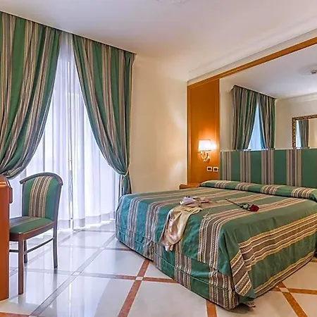 Hotel Raeli Regio