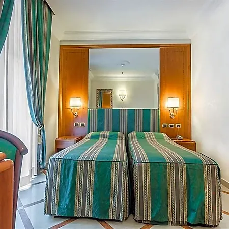 Hotel Raeli Regio 3*