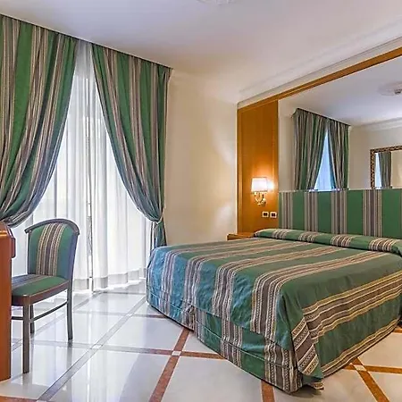 Hotel Raeli Regio Roma