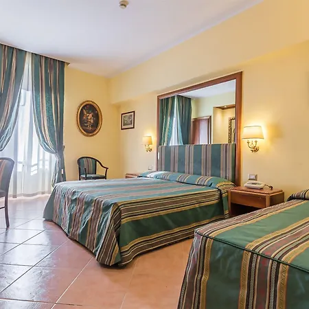 Hotell Raeli Regio 3*